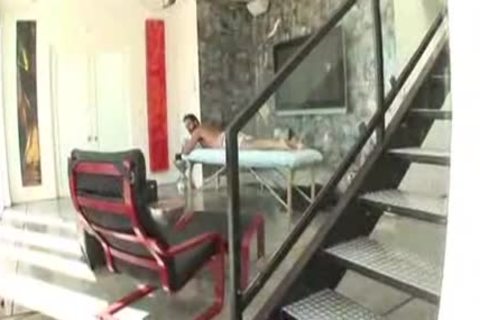 Tyler Saint pokes Dodger Wolf