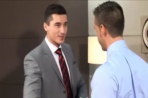 2593On His Knees Gurlign That Oversized knob