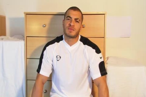 Muscle Farid Solo jerk off