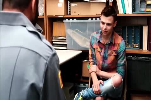 Mall Cop bonks teen Shoplifter