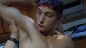 EastBoys.com: Hairless straight likes fucking hard