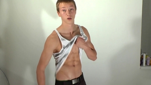 EastBoys: Athletic Vincenzo Mazzi fitness sex scene
