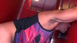 StagHomme: Thick Wagner Victoria helps with flip-flop