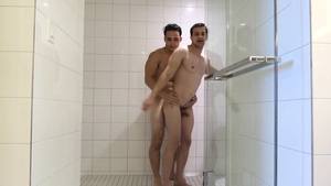 GayRoom: Erik Andrews feels up to hard slamming