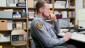 Young Perps: Undercover Con: Pretending Ignorance to Steal