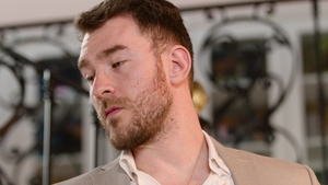 staghomme: Hairy Bush Against Smooth Cheeks
